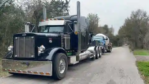 El Campo Heavy Truck Towing
