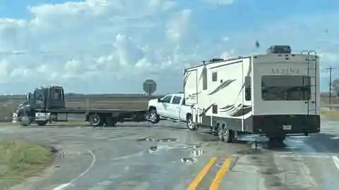 Motorhome Towing El Campo TX
